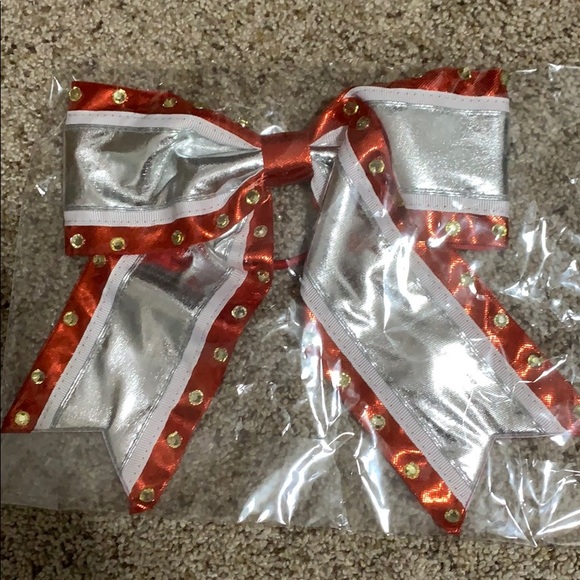 Cheer bow - Picture 1 of 2